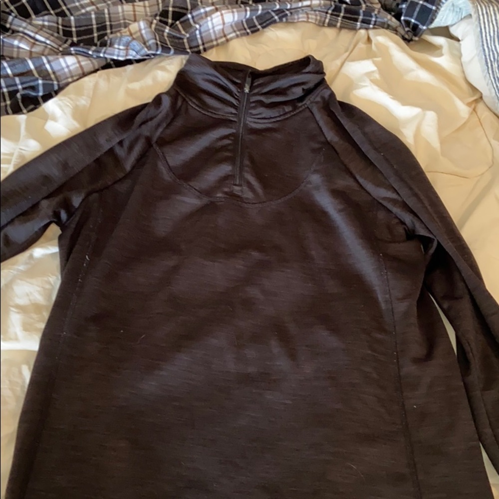 Athletic pullover